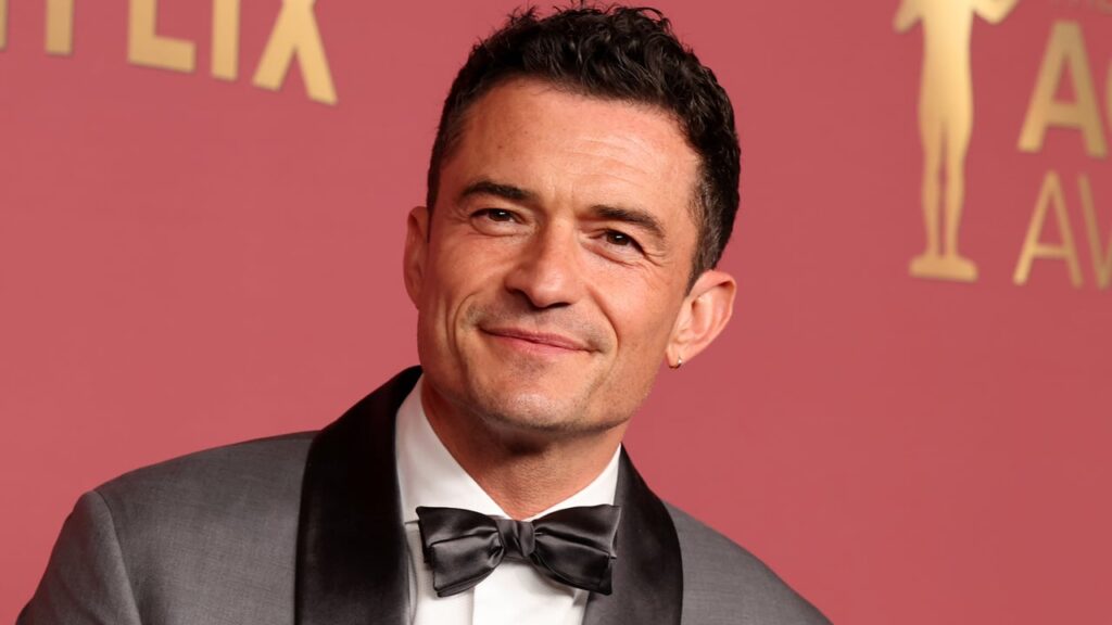 Orlando Bloom Shows Off His Fit Physique During Beach Day in Spain