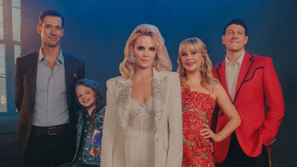 Dolly Parton’s Broadway Musical Unveils Five Actors She Chose to Star in the Upcoming Show