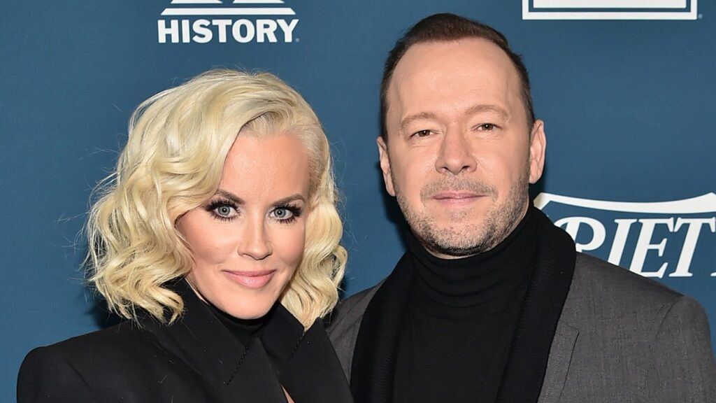 Jenny McCarthy Reacts After Husband Donnie Wahlberg’s Plane Skids Off Runway at Las Vegas Airport
